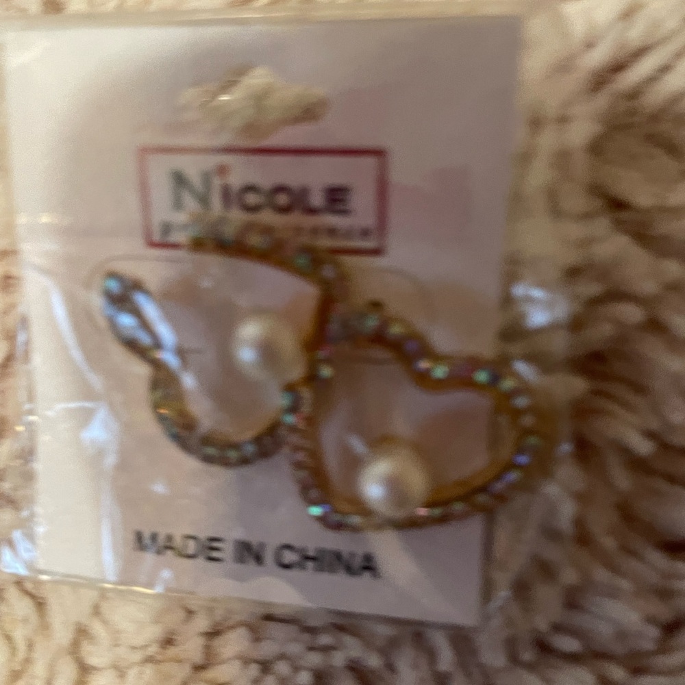 Nicole Heart-Shaped Pearl Earrings